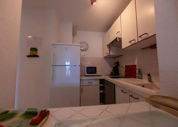 Lägenhet Superbe T3 Clim / Piscine / Commerces Et Plages.